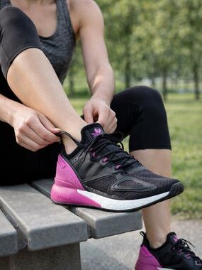 Adidas ZX 2K Boost Women’s Size 11 Black Pink Running Sneakers GY5811